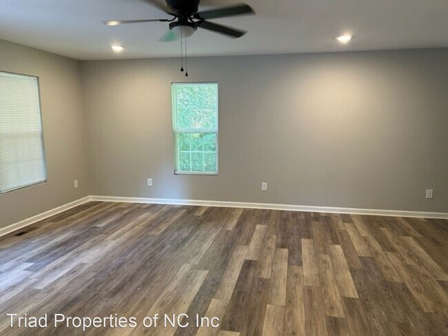 Building Photo - 3 br, 2 bath House - 641 Oak Summit Rd,