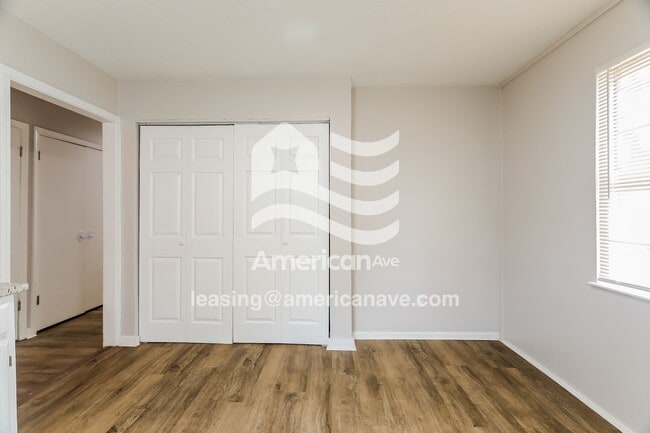 Building Photo - 1049 Northwood Dr