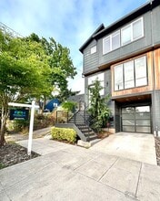 Building Photo - 5711 NE 12th Ave