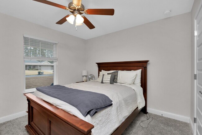 Building Photo - 8001 Silver Maple Dr