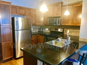 Building Photo - 3545-3545 Carrington Rd