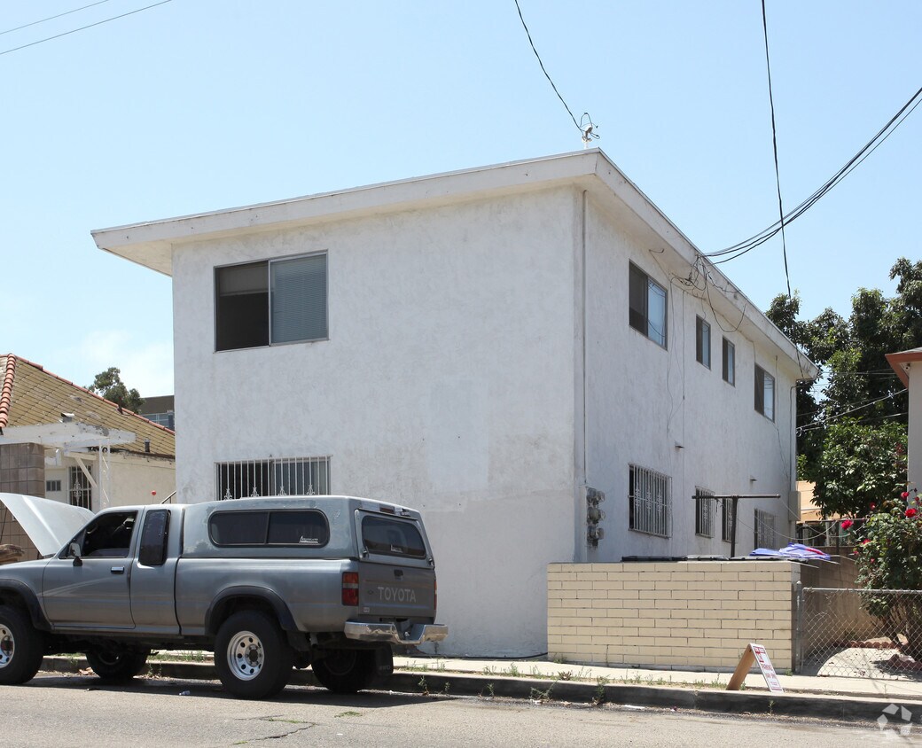 Primary Photo - Roxie Apartments