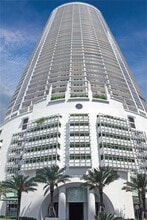 Building Photo - 1750 N Bayshore Dr