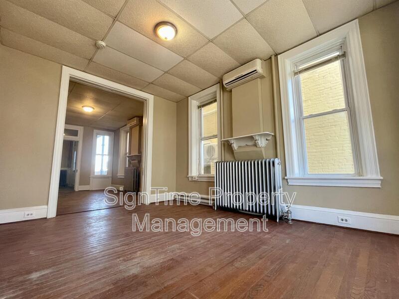 Foto principal - 222 Summit Ave
