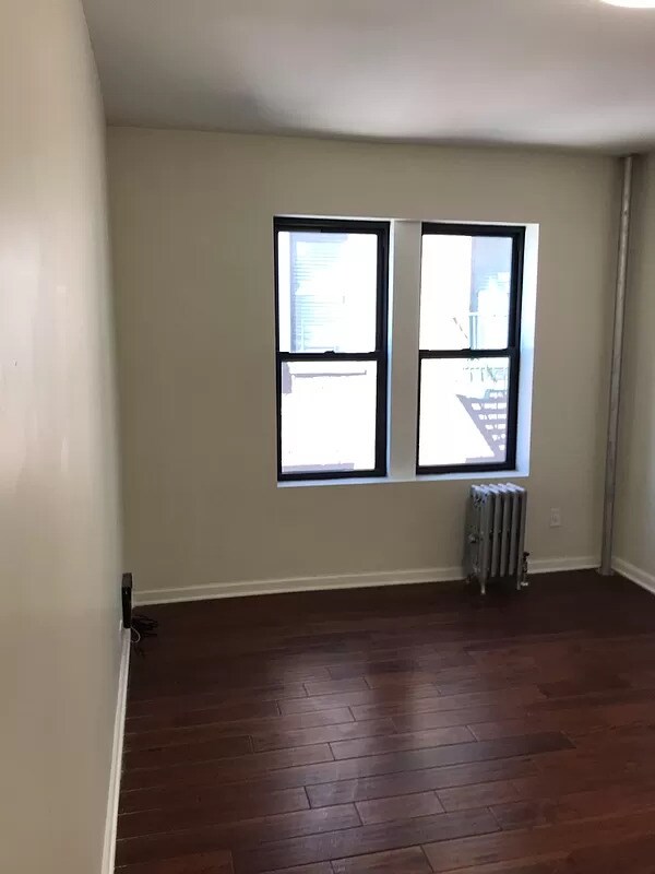 Foto del edificio - 43-32 40th St