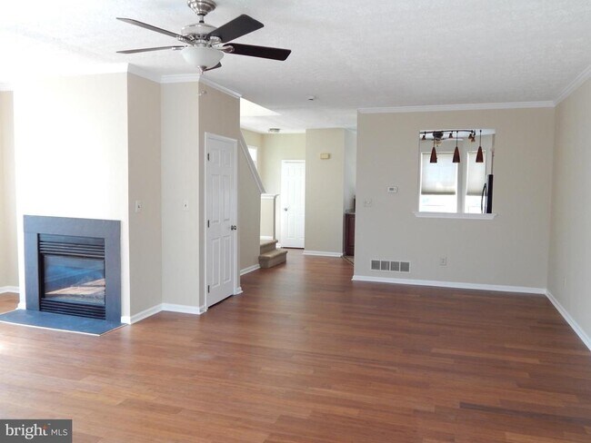 Foto del edificio - 862 N Waterford Ln