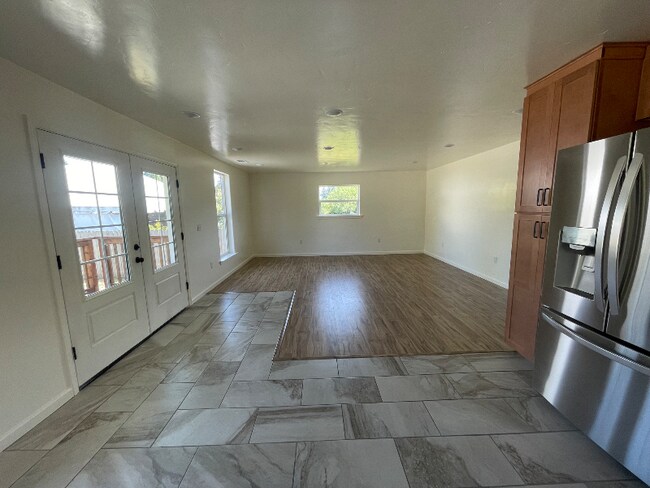 Foto del edificio - 4660 Fieldbrook Rd
