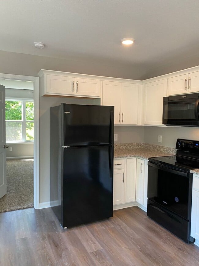 Foto del edificio - Brand New 2 Story Duplex!!  Close to Downtown with 3 bedrooms and 2 baths.