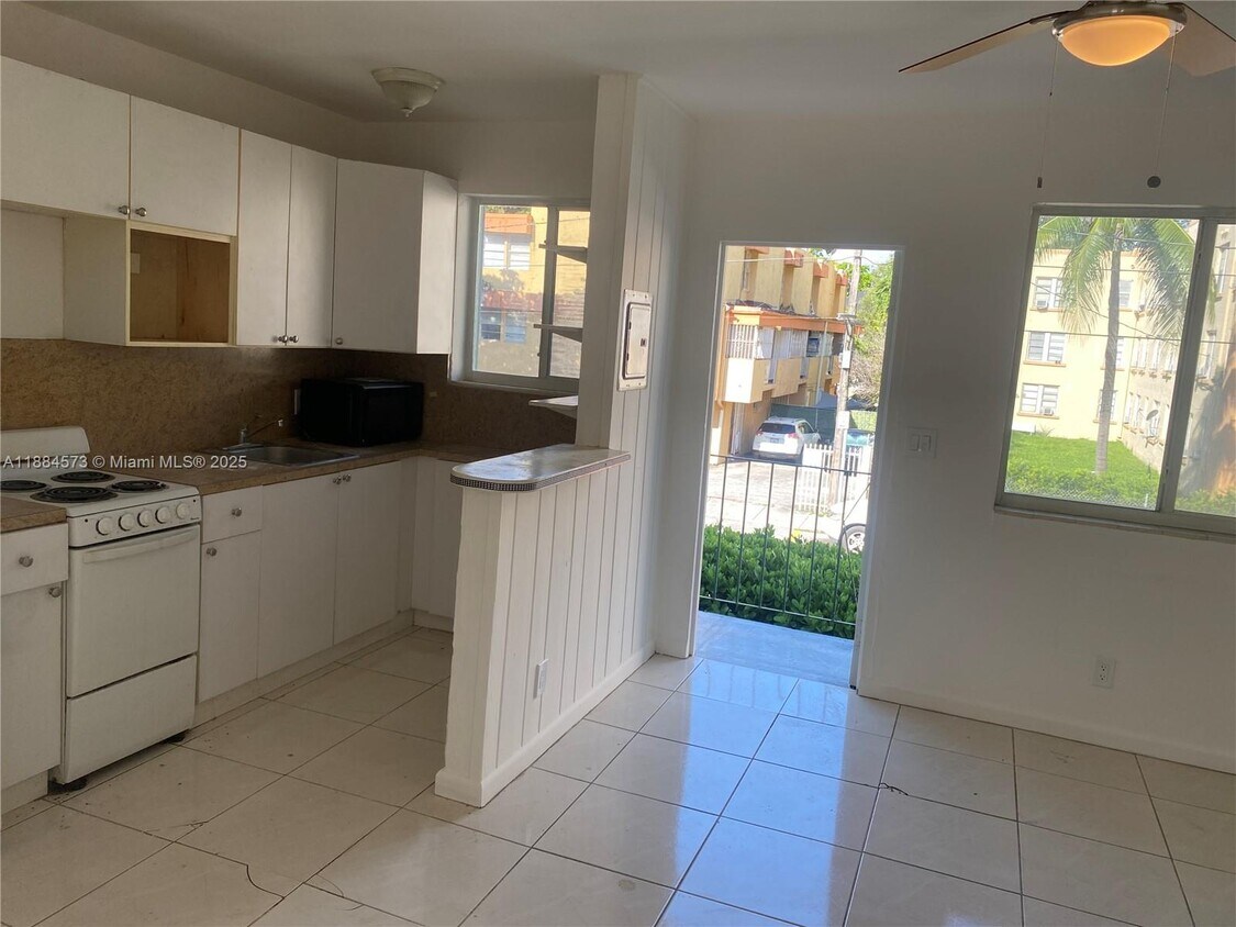 Foto principal - 479 SW 3rd St