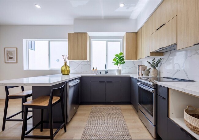 Foto del edificio - 2847 S Victoria Ave