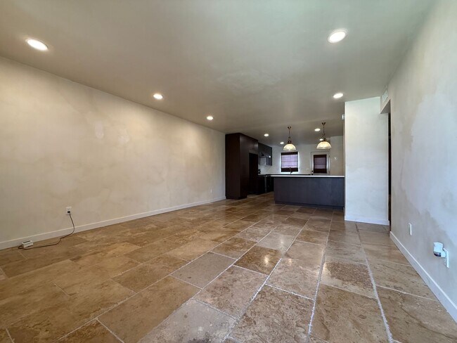Foto del edificio - Beautifully updated condo!