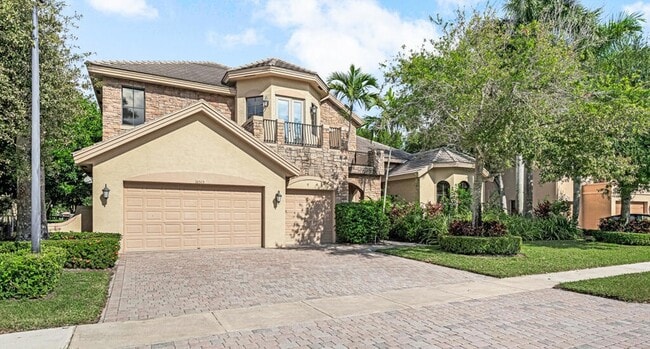 Building Photo - 10513 Versailles Blvd