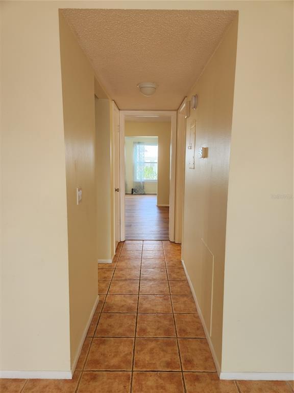 Building Photo - 2458 Columbia Dr