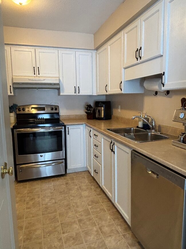 Photo du bâtiment - 645 Basswood St