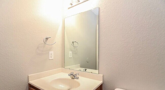 Building Photo - 1429 Lauren Dr