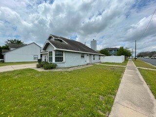 Building Photo - 2701 Willow Springs Rd