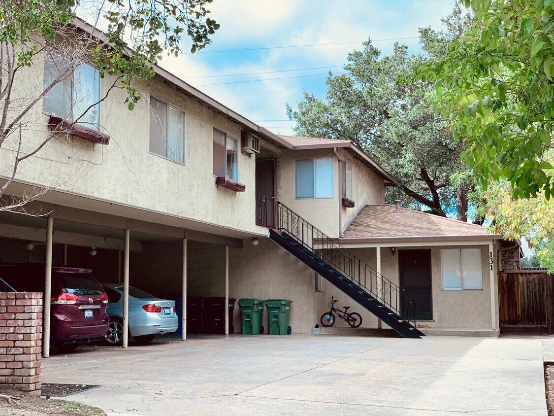 Foto principal - 131 Carlton Ave