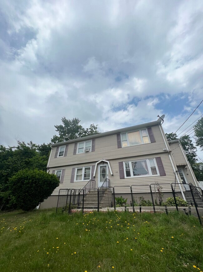 Building Photo - 31 Orne St