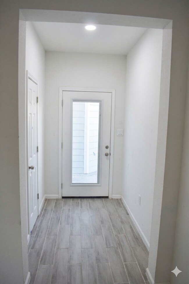 Foto del edificio - 7952 Blue St
