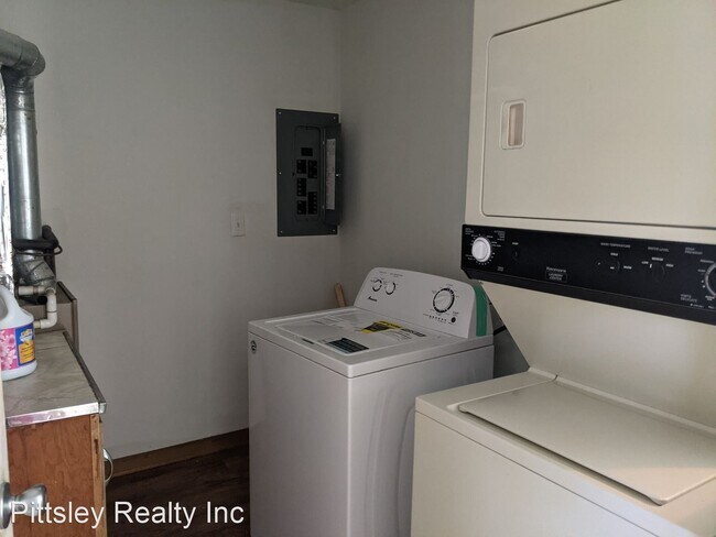 Building Photo - 4 br, 2 bath House - 436 Russell Road