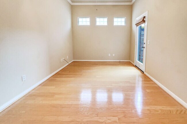 Building Photo - 10219 Broken Trace Ct