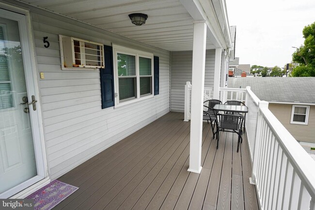 Building Photo - 309 Bayshore Dr