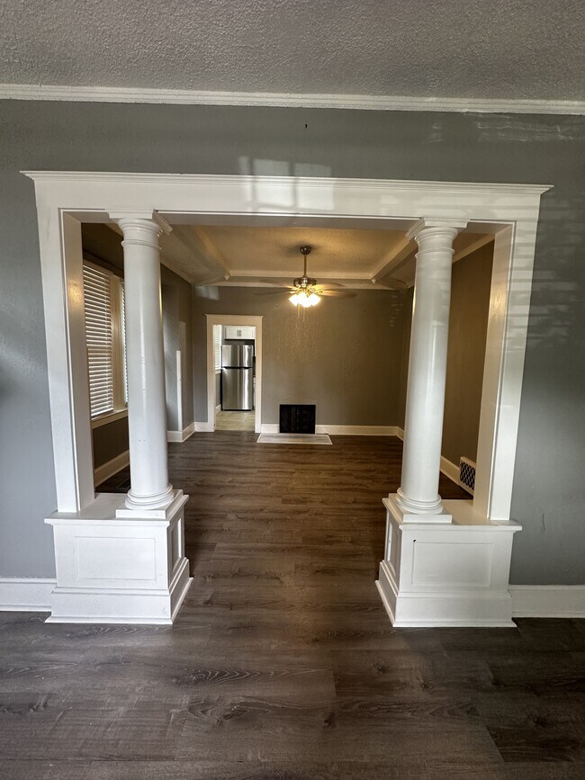 Foto del edificio - 2802 Monroe Ave