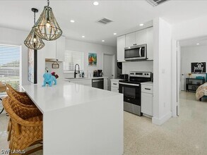 Building Photo - 1206 Martinique Ct