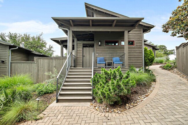 Building Photo - 2113 Barbaro Way
