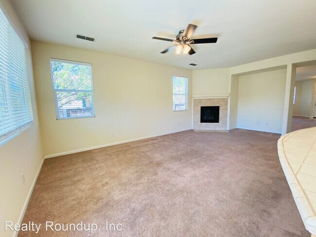 Building Photo - 3 br, 2 bath House - 5316 Coconut Tree Ct