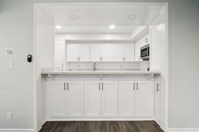 Interior Photo - 312 S. Willaman Drive
