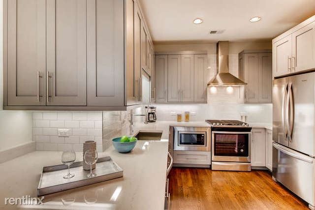 Building Photo - 1 br, 1 bath Apartment - 2217 W Madison St