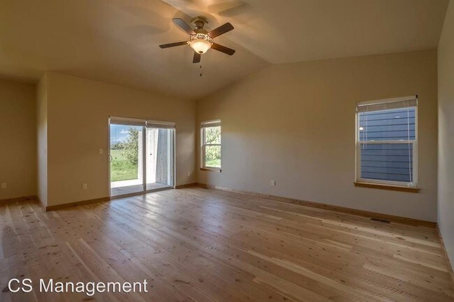 Building Photo - 30 Voyager Ln