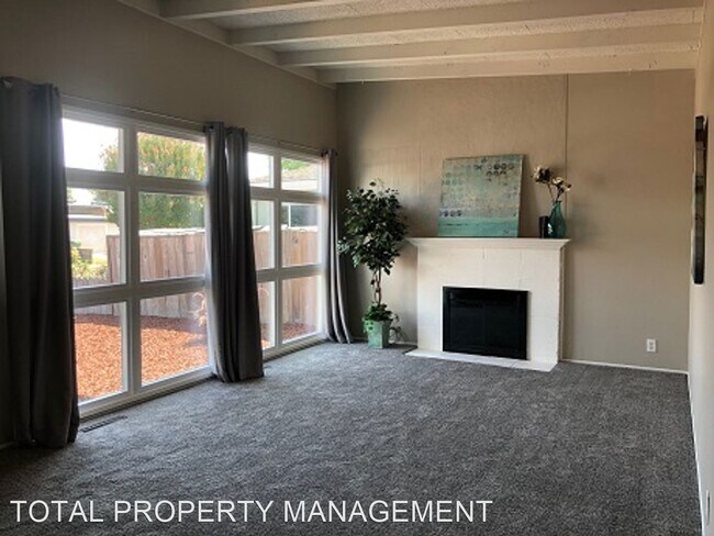 Foto del edificio - 3 br, 2 bath House - 752 CLARA VISTA AVENUE