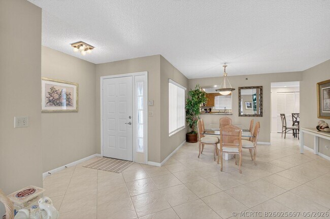 Foto del edificio - 15694 Loch Maree Ln
