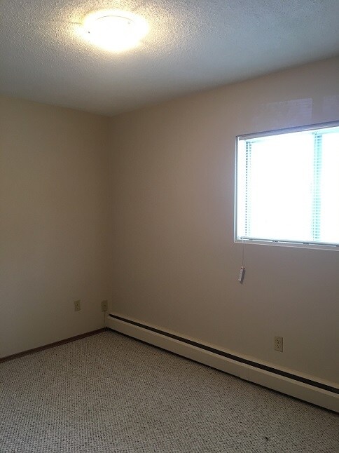 Building Photo - 0 Bed 0 Bath Unit in Red Deer, AB