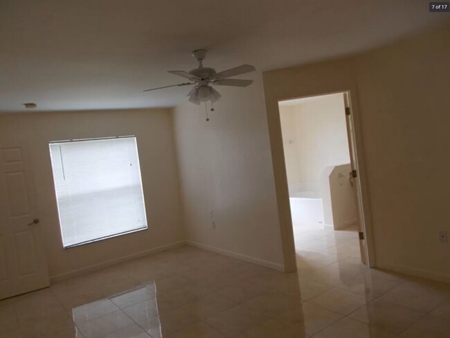 Foto del edificio - 2462 Nature Pointe Loop