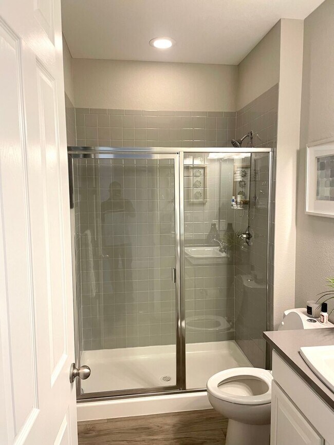 Foto del edificio - Special offer move in -Fully Furnished Hom...