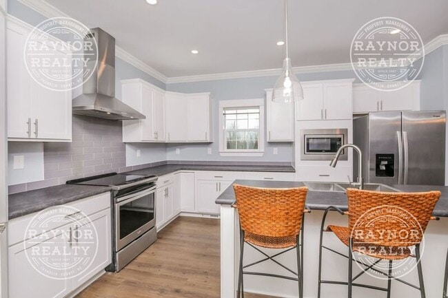 Building Photo - 481 Montgomery Rd