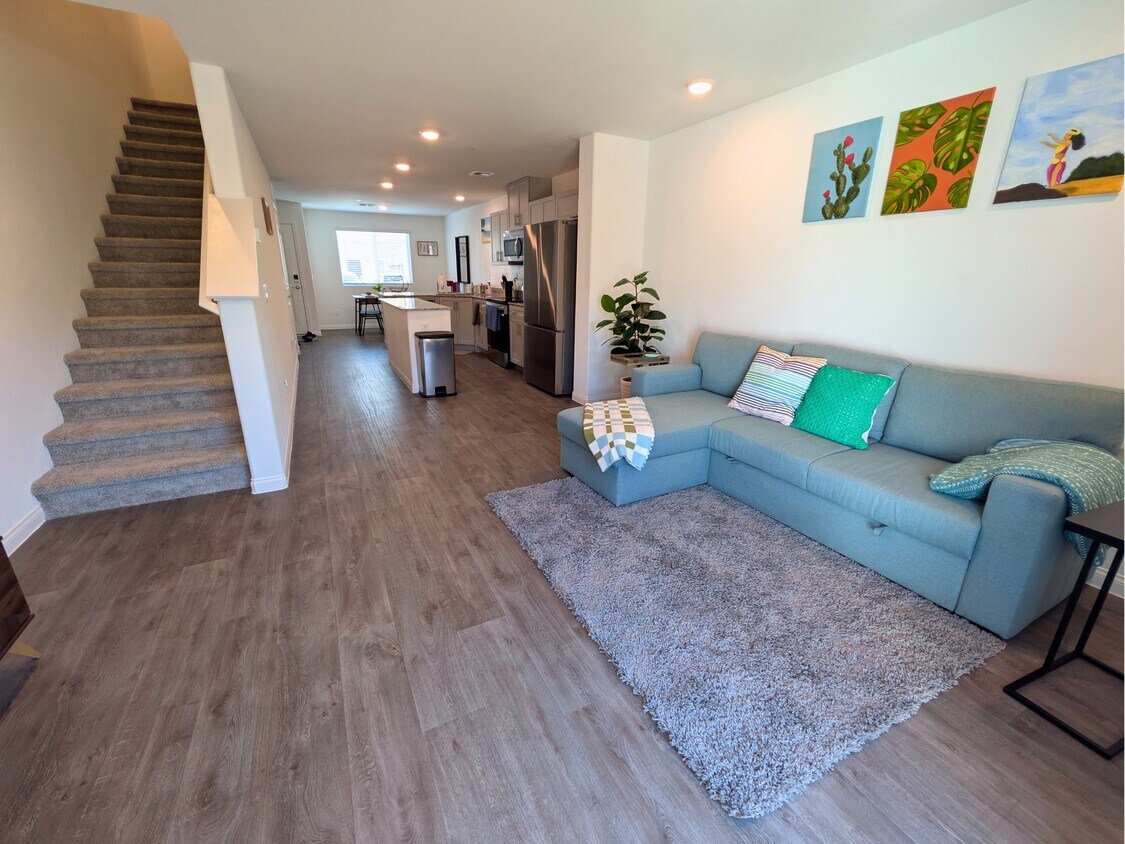 Foto principal - 9174 Orange Horizon Ave