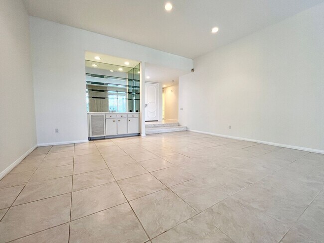 Foto del edificio - AVAILABLE NOW! STUNNING 3 Bed 3 Bath Pool ...
