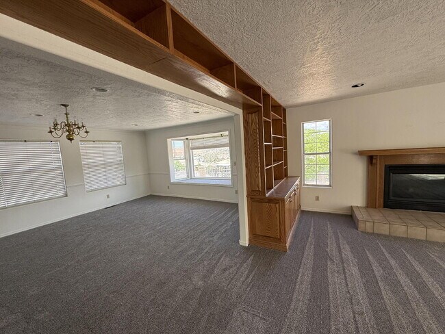 Foto del edificio - AVAILABLE AUGUST 4TH- RENT - 5 BDRM - 5 1/2 BATH - VIEWS VIEWS VIEWS