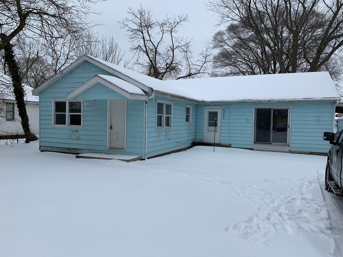 Primary Photo - Lovely 3 Bedroom Southside Holland