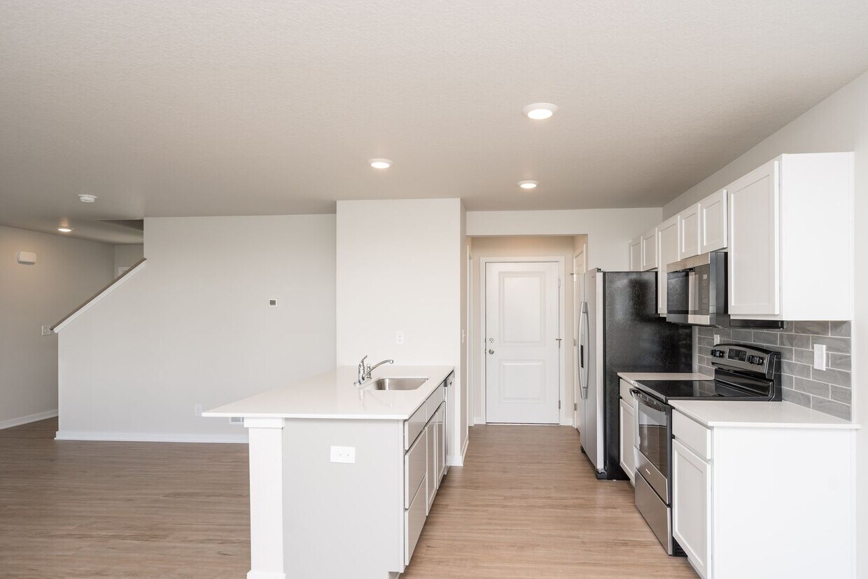 Foto del edificio - One Month FREE Rent - New 3 Bedroom Two Story Twin Home!