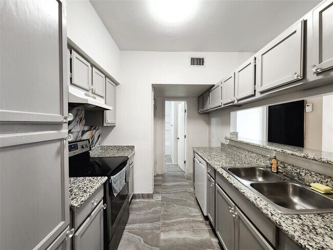 Foto del edificio - 14550 Fonmeadow Dr