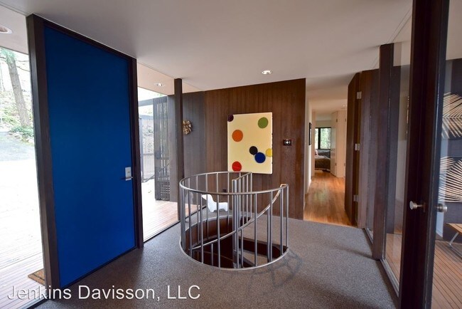 Foto del edificio - 3 br, 2.5 bath House - 4440 SW Hillside Drive