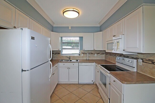 Foto del edificio - Island of Venice Annual Duplex for Rent