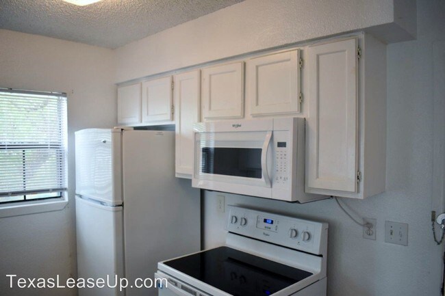 Building Photo - 514 Avondale Ave