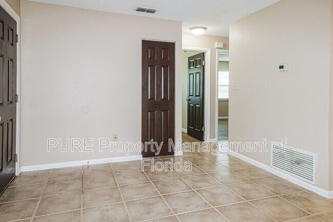 Foto del edificio - 2040 SE 40th Street Rd