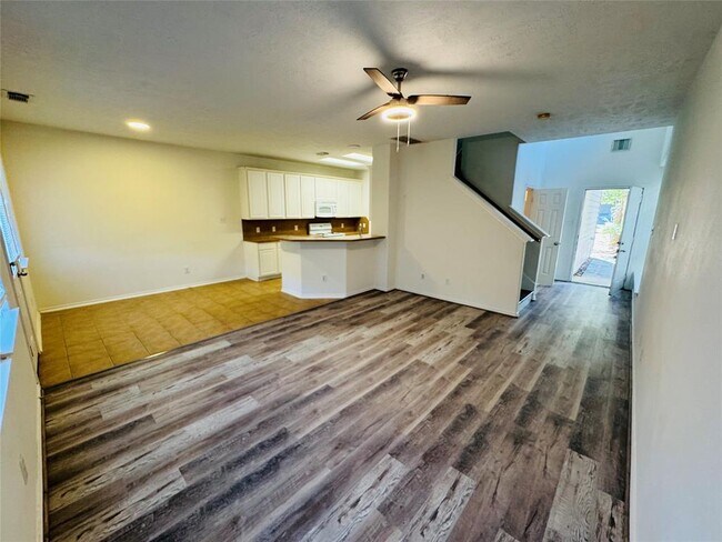Building Photo - 263 Liriope Ct